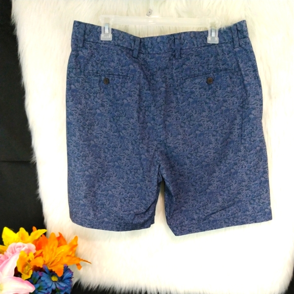 Chaps Men's Blue Floral Shorts Size 36 - Picture 8 of 9
